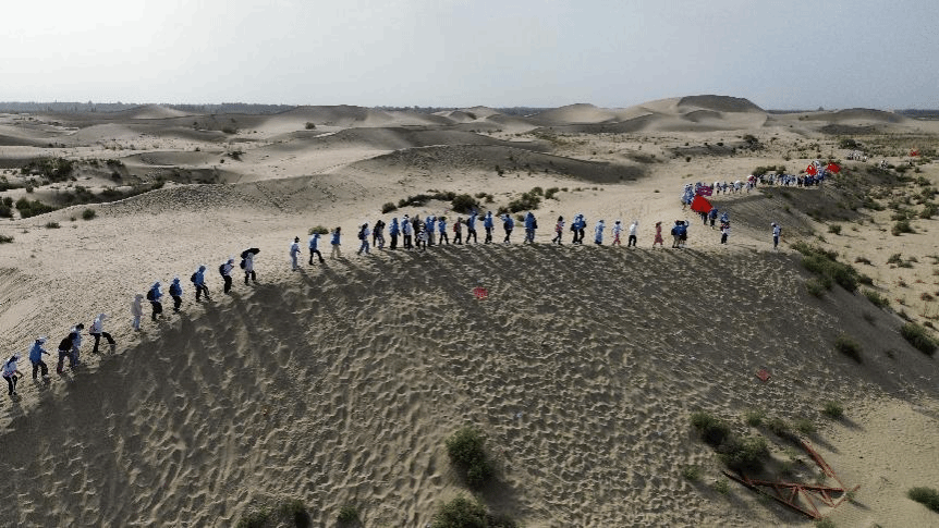 理学院硕士研究生谢澳华：向西，向胡杨的方向